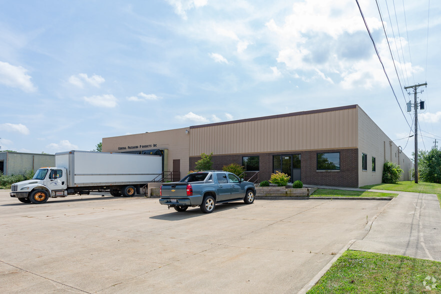 1030 Industrial Pky, Medina, OH for sale - Building Photo - Image 1 of 1