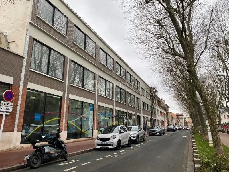 Office in Montrouge for sale Building Photo- Image 1 of 13