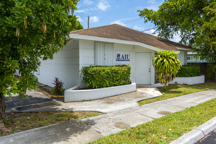 16695 NE 10th Ave, North Miami Beach, FL à vendre - Photo du bâtiment - Image 1 de 1