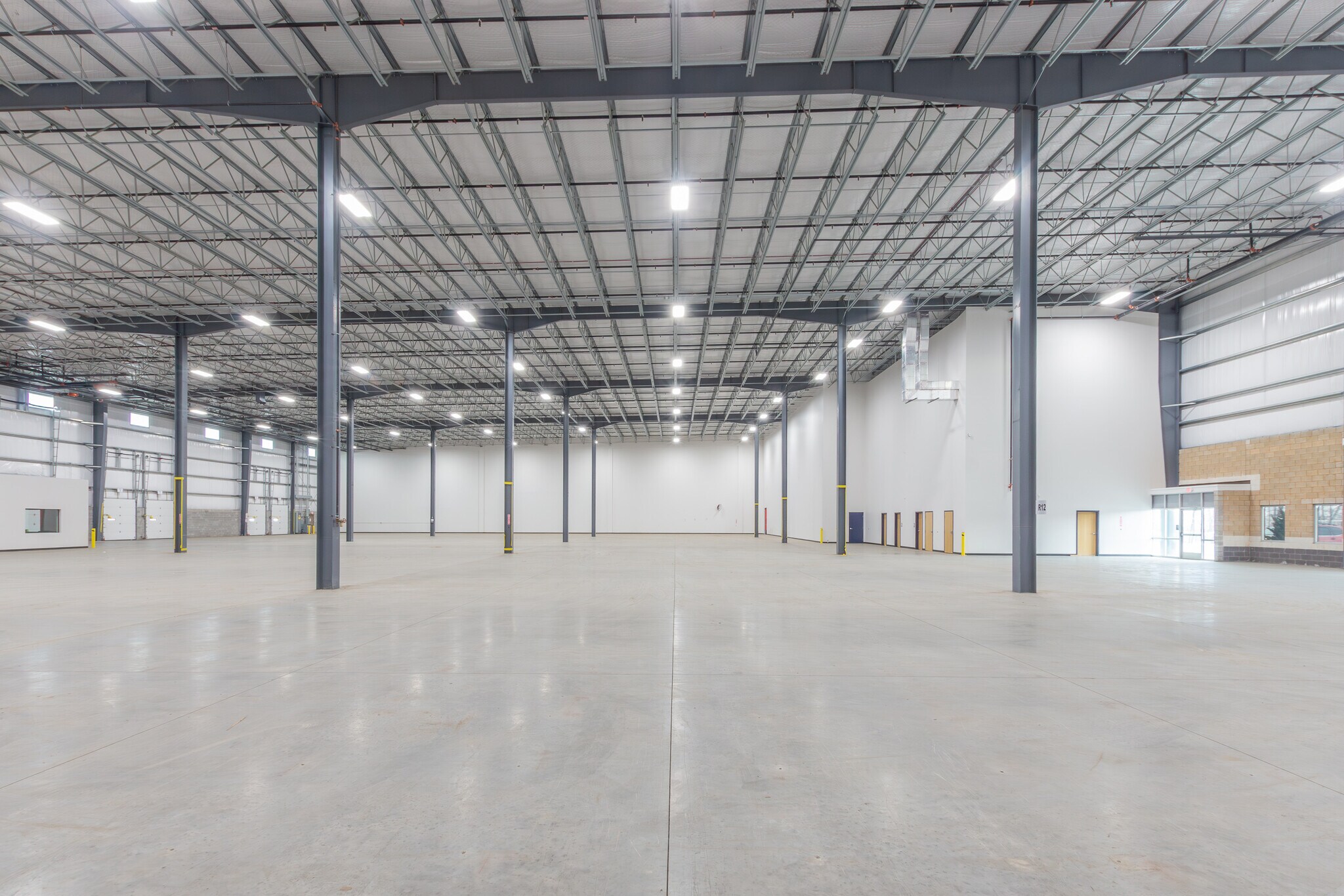 450 Research Dr, Pittston, PA for lease Interior Photo- Image 1 of 4