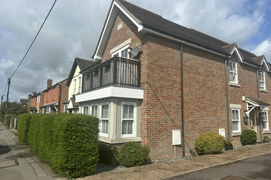 36 Dedmere Rd, Marlow à louer - Photo principale - Image 1 de 1