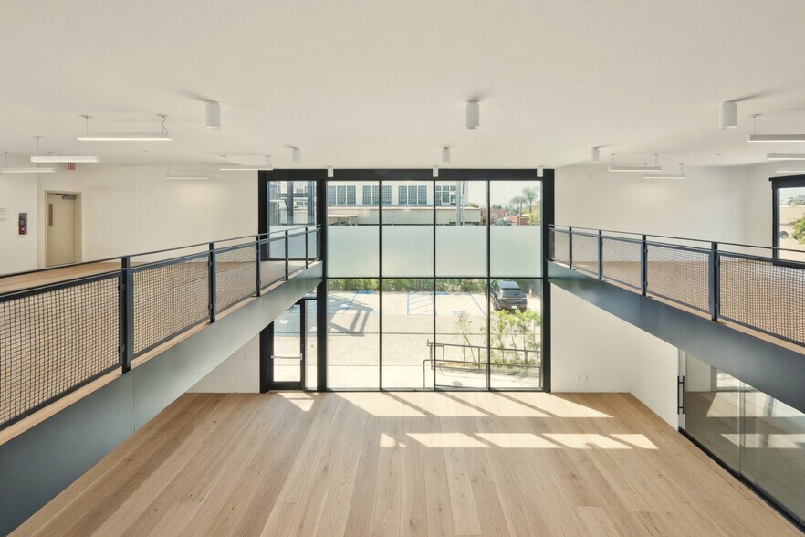 940 N Highland Ave, Los Angeles, CA à louer - Photo intérieure - Image 2 de 25