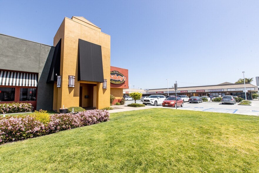 11405 E Firestone Blvd, Norwalk, CA à louer - Photo du bâtiment - Image 3 de 6