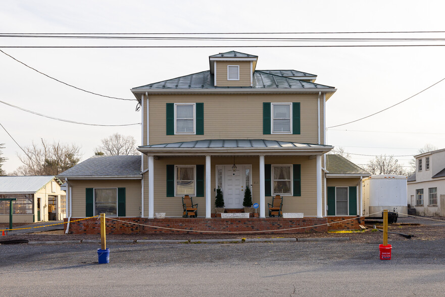 815 Warren Ave, Front Royal, VA à vendre - Photo du bâtiment - Image 1 de 1