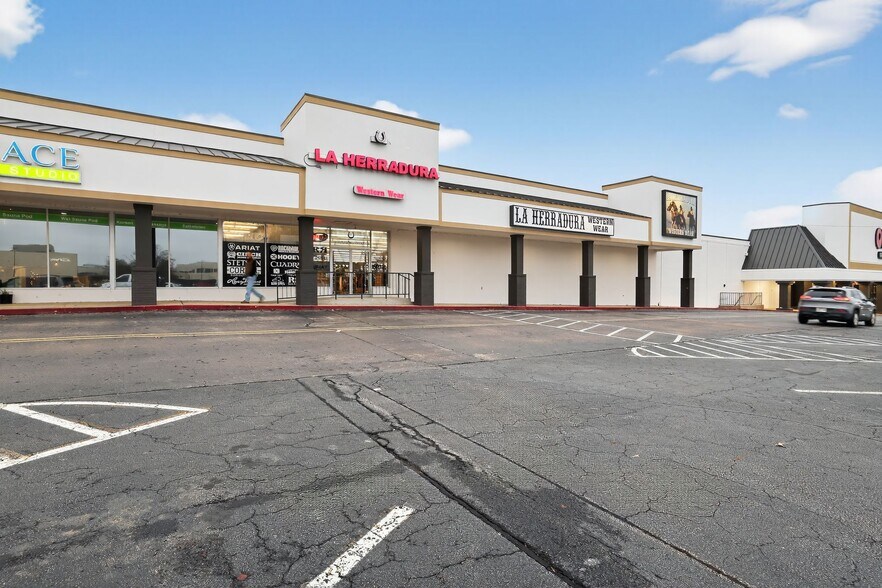 1200 S Waldron Rd, Fort Smith, AR à vendre - Photo du bâtiment - Image 3 de 14