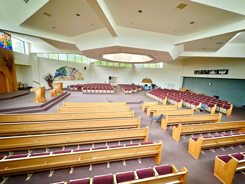 9915 Apple Ridge Rd, Gaithersburg, MD for sale - Building Photo - Image 1 of 62