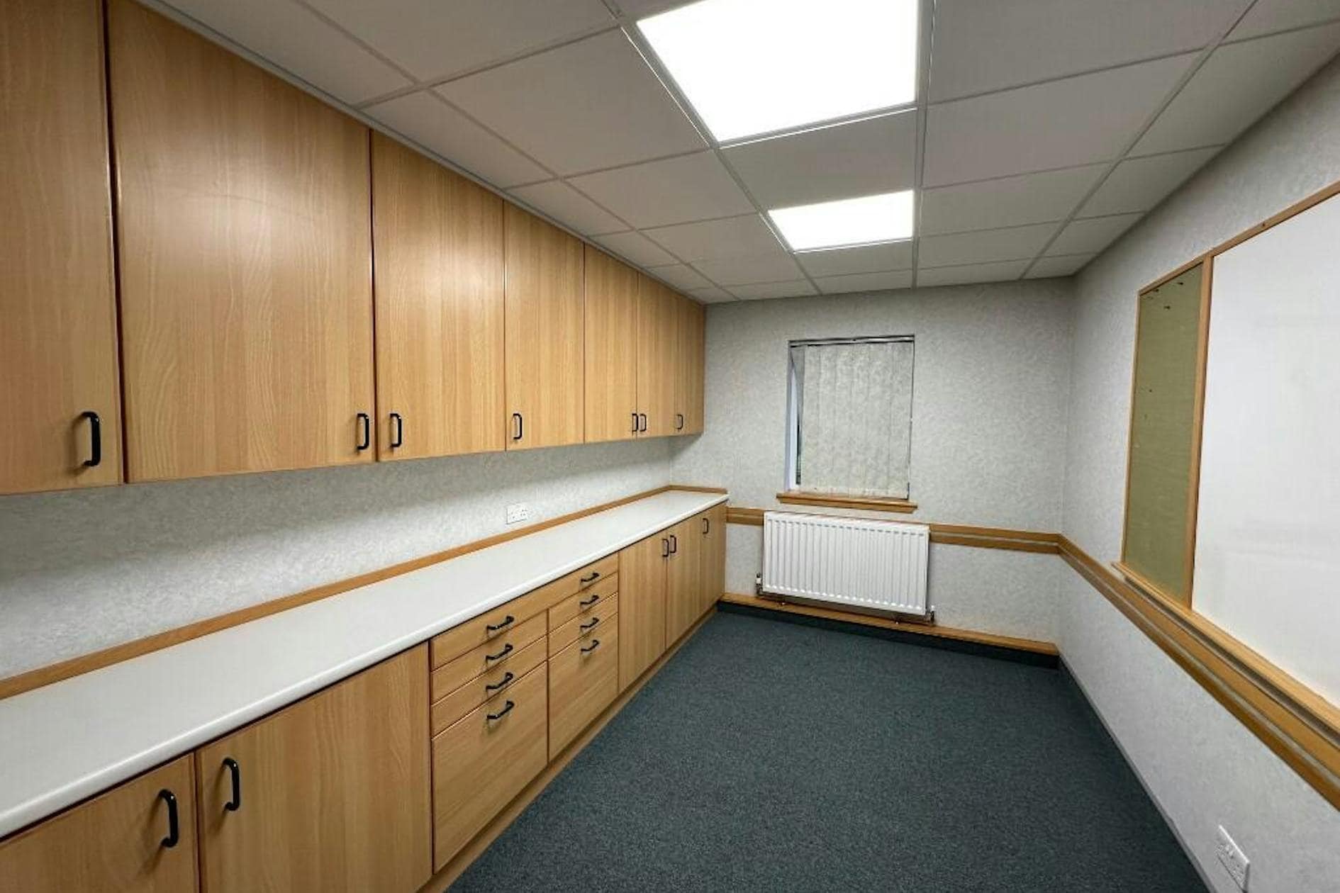 1A Abbotsford Rd, Cumbernauld for lease Interior Photo- Image 1 of 4