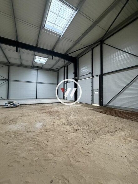 Flex in Louvres for sale - Interior Photo - Image 2 of 9