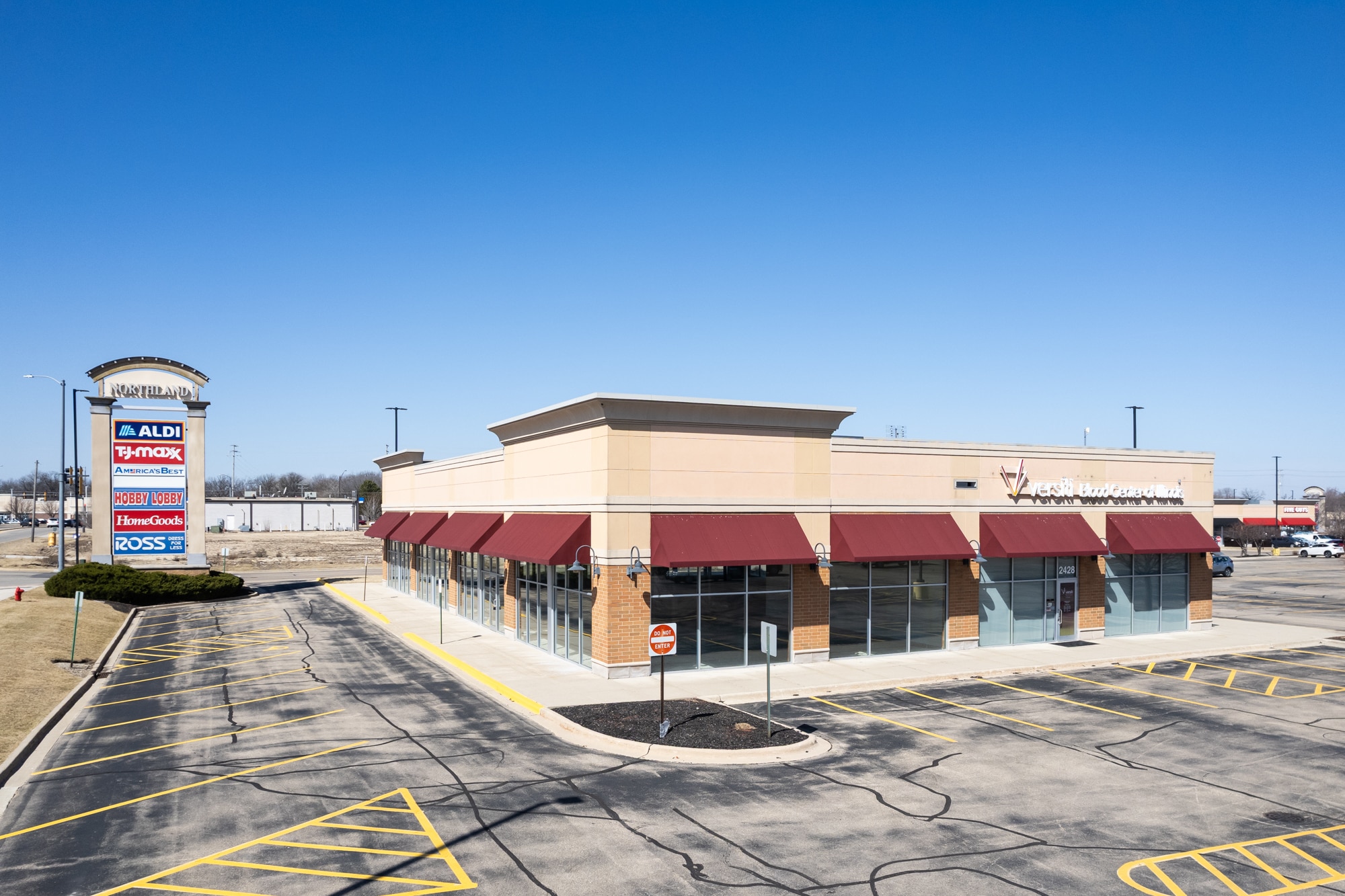 2420-2430 Sycamore Rd, Dekalb, IL for lease Primary Photo- Image 1 of 15