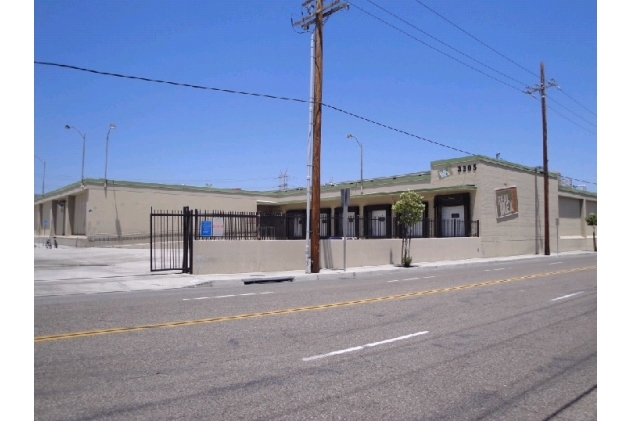 3305 E Vernon Ave, Vernon, CA for lease - Primary Photo - Image 1 of 6