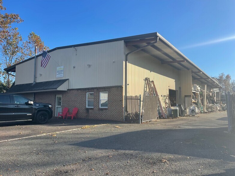 1191 Zara Dr, Pottstown, PA à vendre - Photo du bâtiment - Image 2 de 9