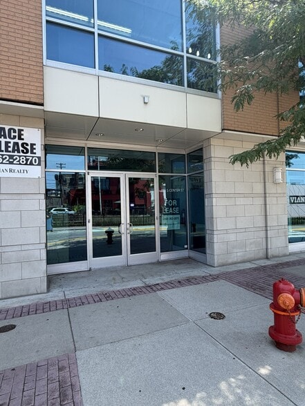 125 W 4th St, Royal Oak, MI for lease - Building Photo - Image 2 of 5