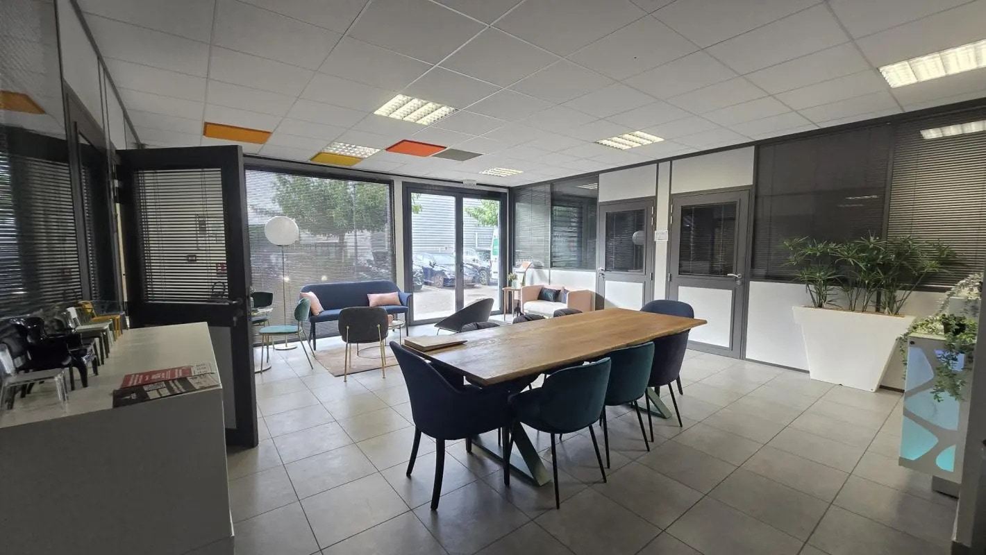 Office in La Seyne-sur-Mer for sale Building Photo- Image 1 of 7