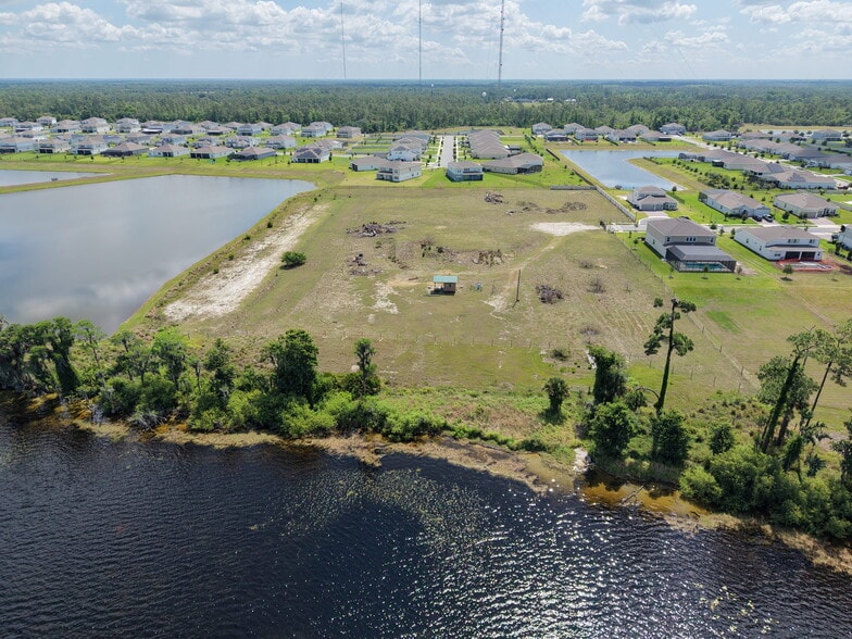 4831 Marina Drive row, Orlando, FL à vendre - Photo du bâtiment - Image 2 de 14