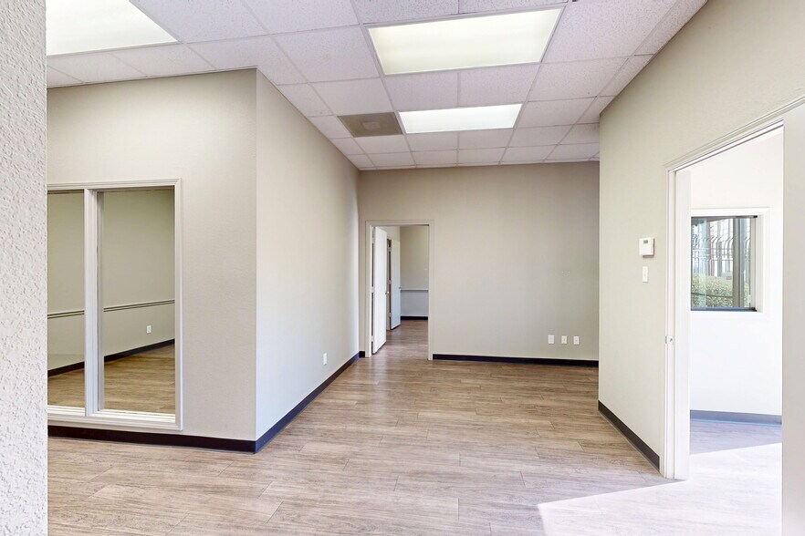 6743 Theall Rd, Houston, TX à louer - Numérisation 3D de Matterport - Image 2 de 8