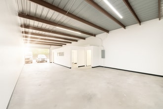 14518 Hempstead Hwy, Houston, TX for lease Interior Photo- Image 2 of 3