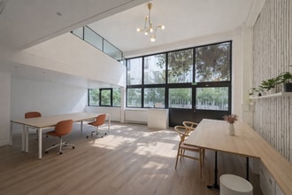 Coworking Space in Paris for lease Interior Photo- Image 1 of 5