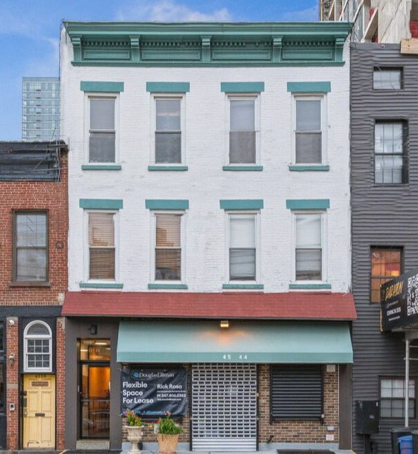 45-44 Vernon Blvd, Long Island City, NY à louer Photo du bâtiment- Image 1 de 11