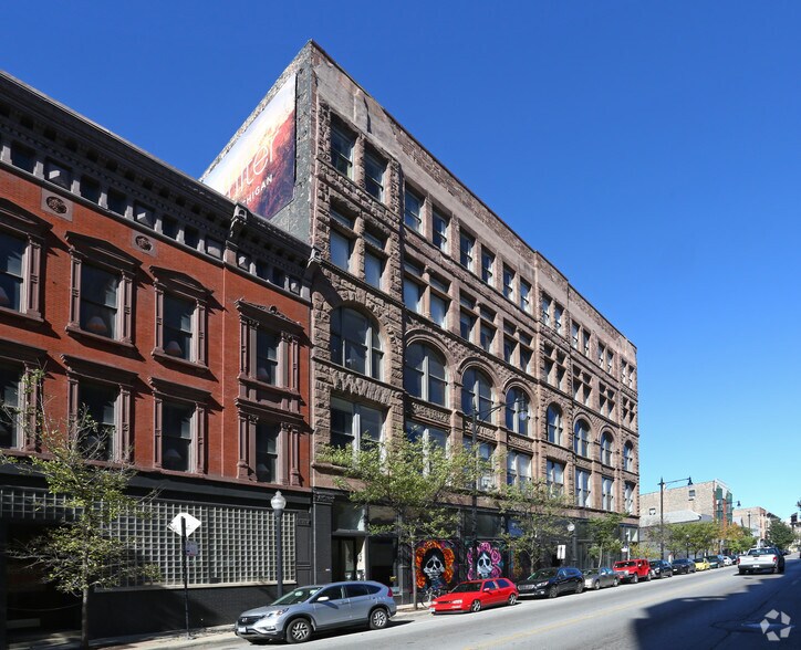 1932 S Halsted St, Chicago, IL à louer - Photo du bâtiment - Image 2 de 9