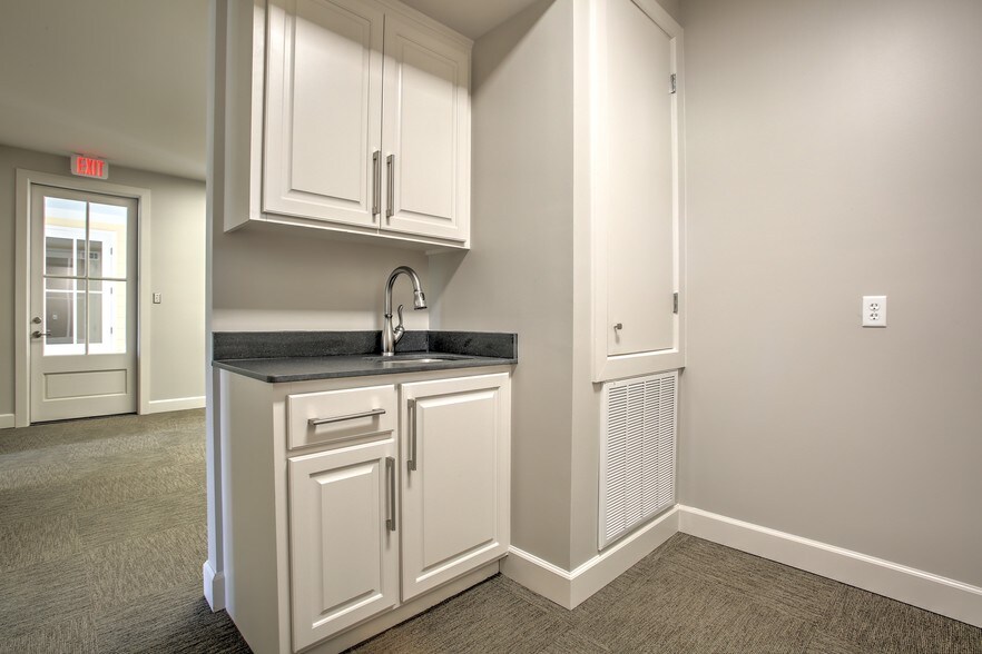 2130 Government St, Ocean Springs, MS à louer - Photo du bâtiment - Image 1 de 1