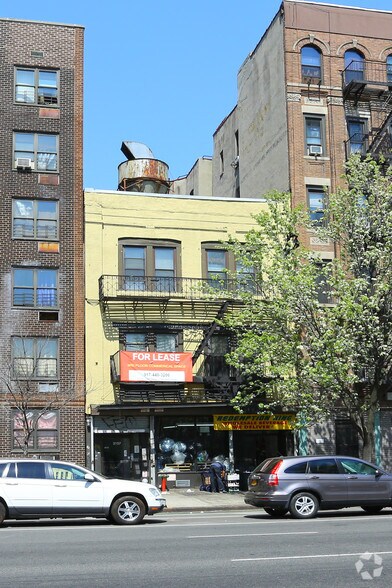 2157 First Ave, New York, NY à vendre - Photo du bâtiment - Image 2 de 4