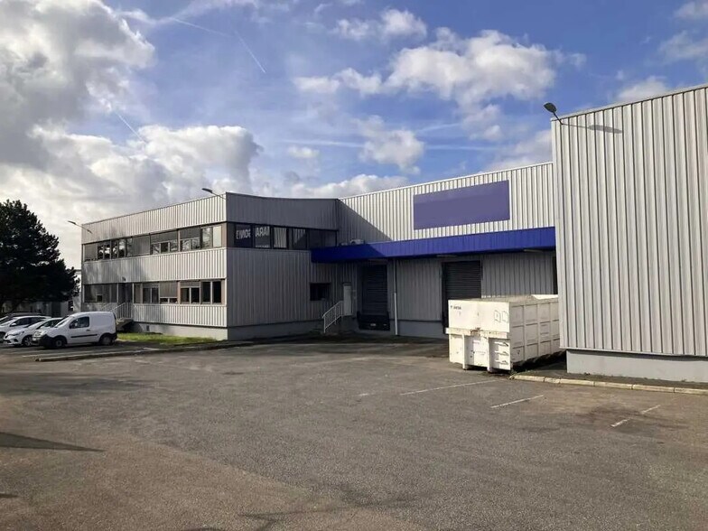 12 Rue De La Briqueterie, Louvres à louer - Photo du bâtiment - Image 2 de 14