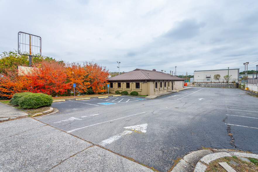 1505 W Walnut Ave, Dalton, GA for sale - Building Photo - Image 2 of 10