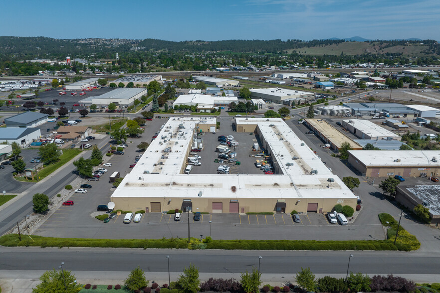 9922 E Montgomery Rd, Spokane Valley, WA for lease - Building Photo - Image 1 of 10