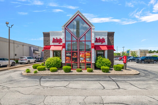 Plus de détails pour 3009 S Dirksen Pky, Springfield, IL - Commerce de détail à vendre