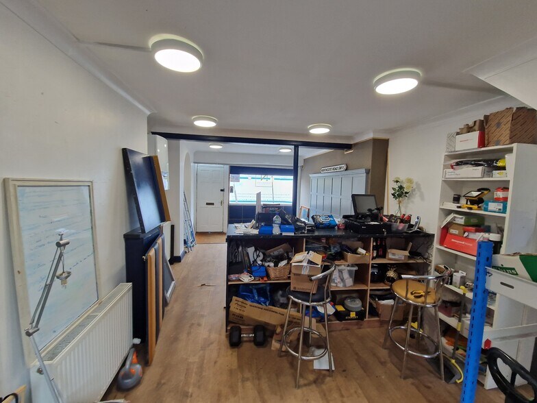 72-72A Chatham Rd, Londres à louer - Photo du bâtiment - Image 3 de 3