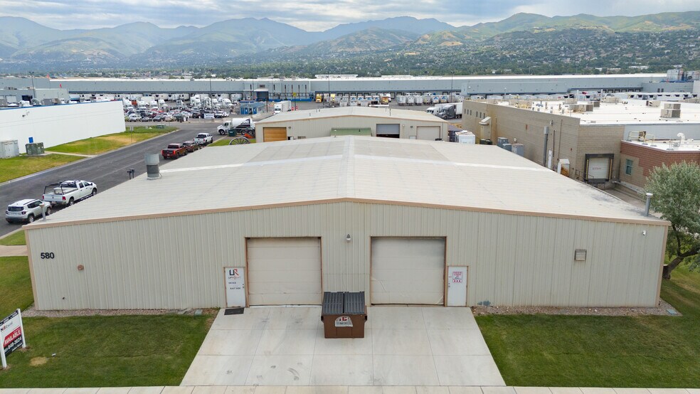 580 N 700 W, North Salt Lake, UT à louer - Photo du bâtiment - Image 2 de 8