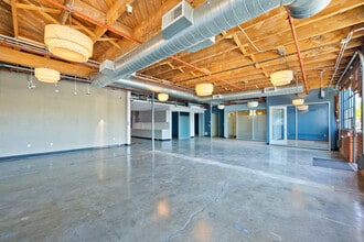 2440 S Sepulveda Blvd, Los Angeles, CA à louer Photo intérieure- Image 1 de 10