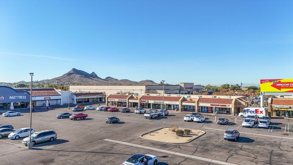 16816 N Cave Creek Rd, Phoenix, AZ à vendre - Photo du bâtiment - Image 3 de 9