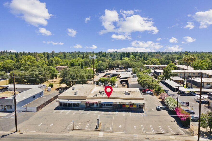 8212-8220 Fair Oaks Blvd, Carmichael, CA à louer - Photo du bâtiment - Image 2 de 2