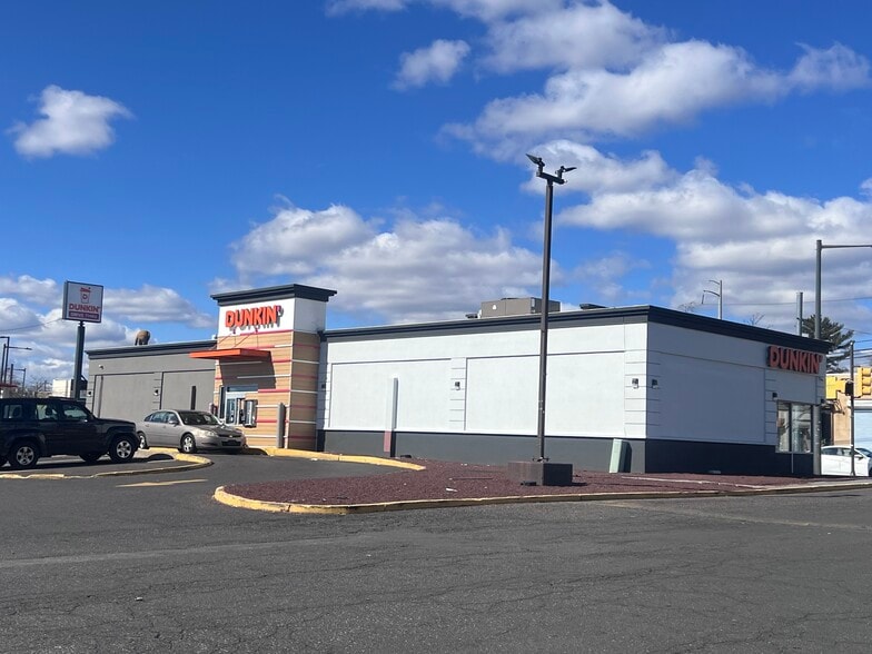 6200 Woodland, Philadelphia, PA for lease - Building Photo - Image 3 of 10