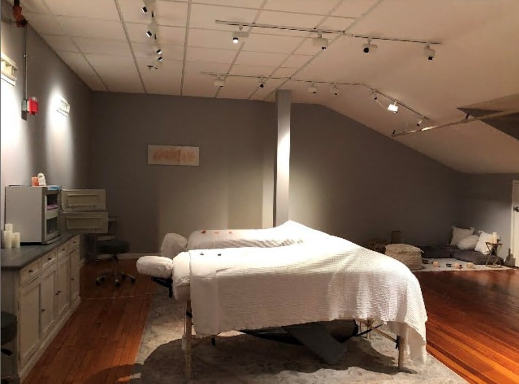 1111 W 39th St, Kansas City, MO for lease Interior Photo- Image 1 of 3