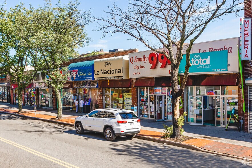 3537 Junction Blvd, Corona, NY à vendre - Photo principale - Image 1 de 2