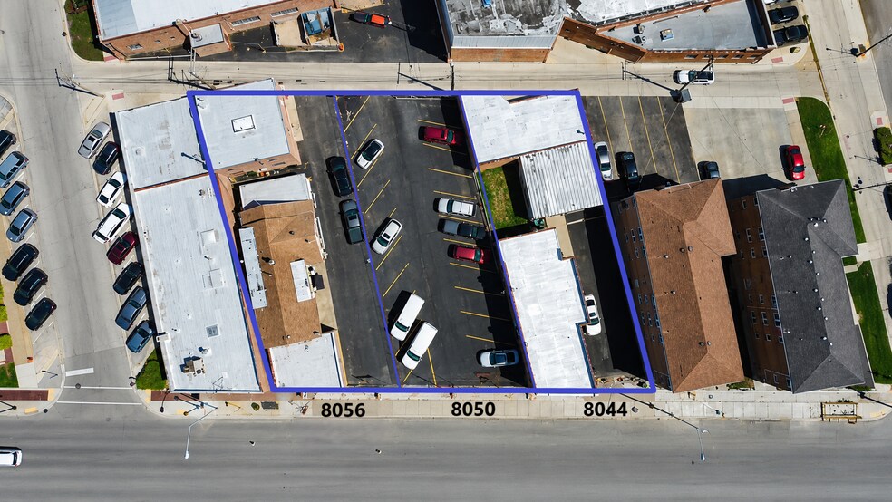 Grand Ave C3 Assemblage portefeuille de 3 propriétés à vendre sur LoopNet.ca - Aérien - Image 3 de 12
