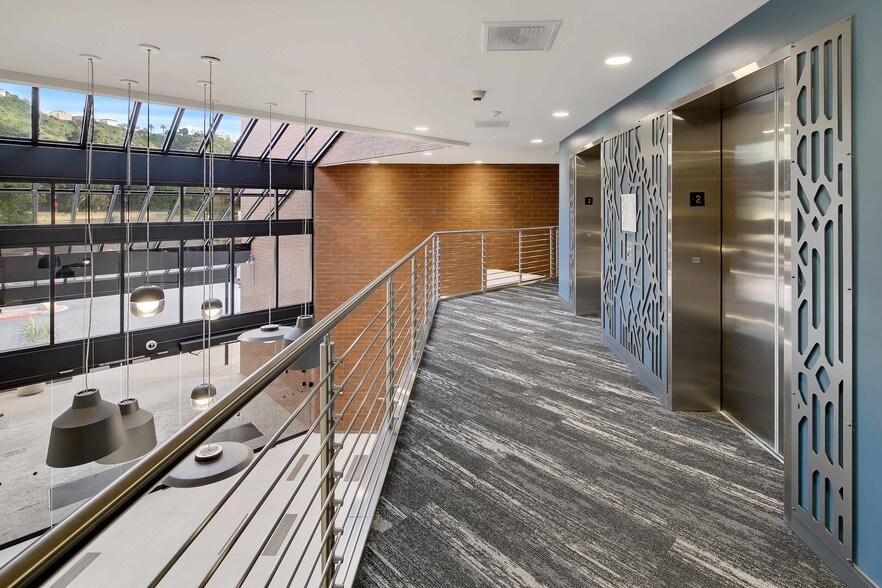 3838 Camino del Rio N, San Diego, CA à louer - Photo intérieure - Image 2 de 8