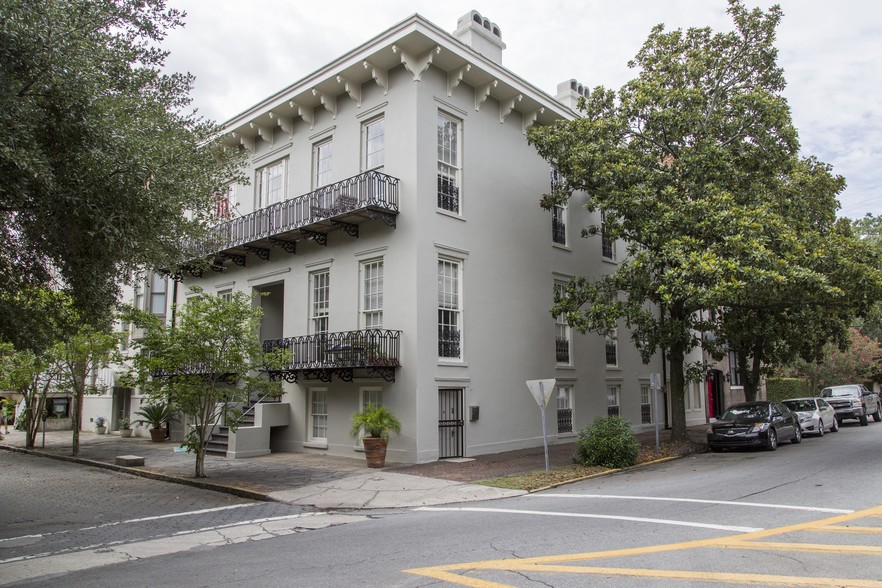 201 E Charlton St, Savannah, GA à vendre - Photo du bâtiment - Image 1 de 1