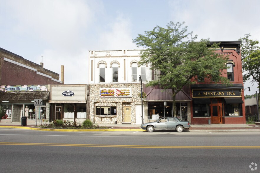 217 S Lafayette St, Greenville, MI à vendre - Photo du bâtiment - Image 2 de 2