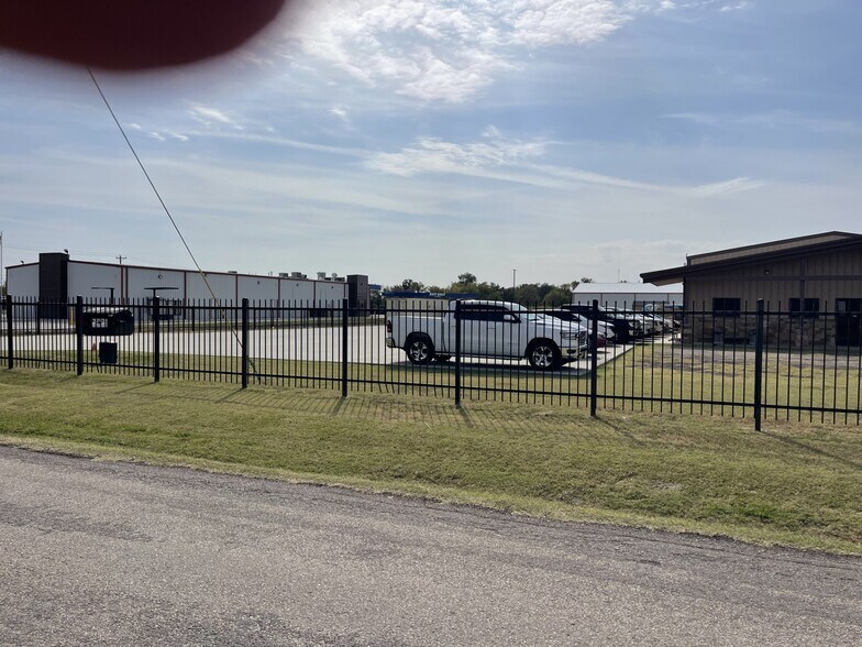 4626 Country Road 2200, Greenville, TX à vendre - Photo du bâtiment - Image 2 de 8