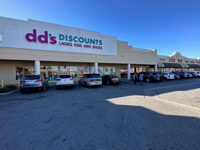 602-782 E Arrow Hwy, Pomona, CA for lease - Building Photo - Image 3 of 5