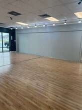 262 N Phelps Ave, Rockford, IL for lease Interior Photo- Image 2 of 9