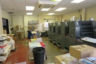 London Rd, Hook à louer Photo intérieure- Image 2 de 6