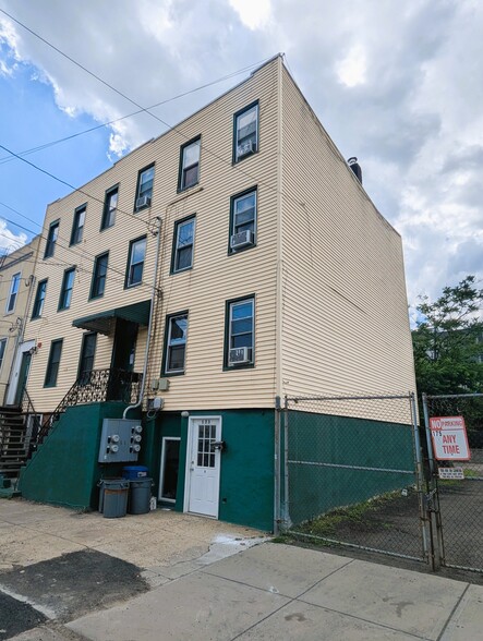 173 Brunswick St, Jersey City, NJ à vendre - Photo du bâtiment - Image 3 de 15