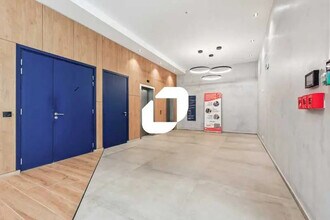 Office in Villejuif for lease Interior Photo- Image 2 of 12