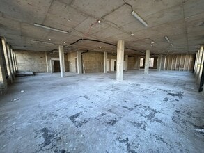 20 Magellan Blvd, London for lease Interior Photo- Image 2 of 7