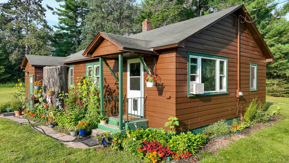 W7916 Highway 70, Spooner, WI à vendre - Photo du bâtiment - Image 2 de 39