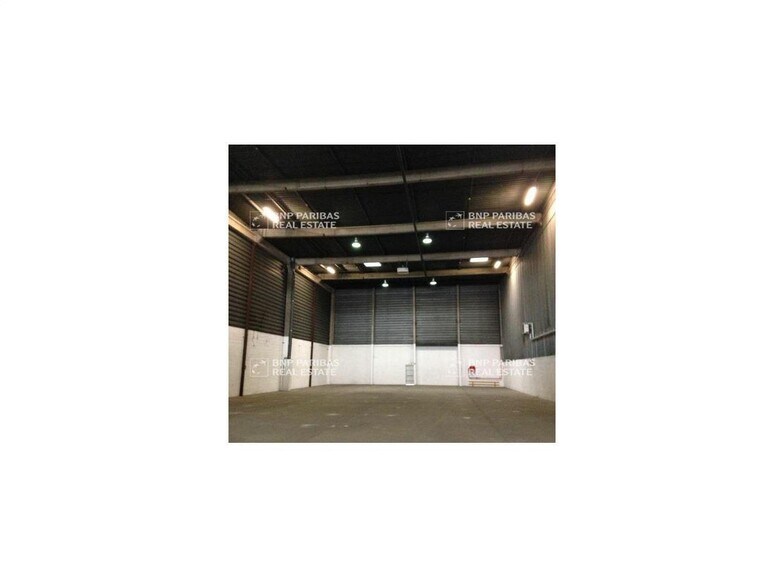 Flex in Aulnay-sous-Bois for lease - Interior Photo - Image 2 of 3